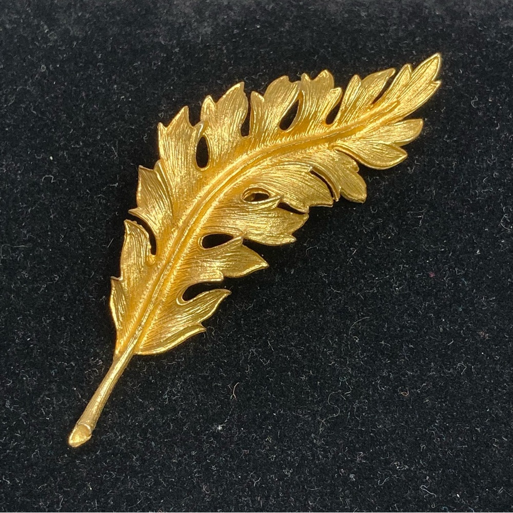 Vintage Coro MCM Gold Tone Leaf Brooch Signed 1961